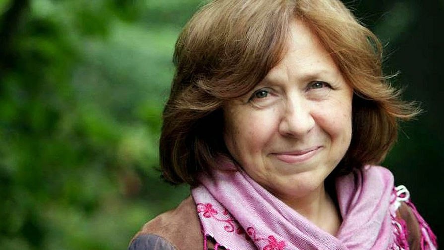 belarusinuk's tweet image. Today Svetlana Alexievich celebrates her 75th birthday. Thanks to her, we hear the voices of those who have been deprived of it for decades. Our gratitude and warmest wishes to the Nobel Prize Laureate in Literature, President of @pen_belarus, pride of the nation.