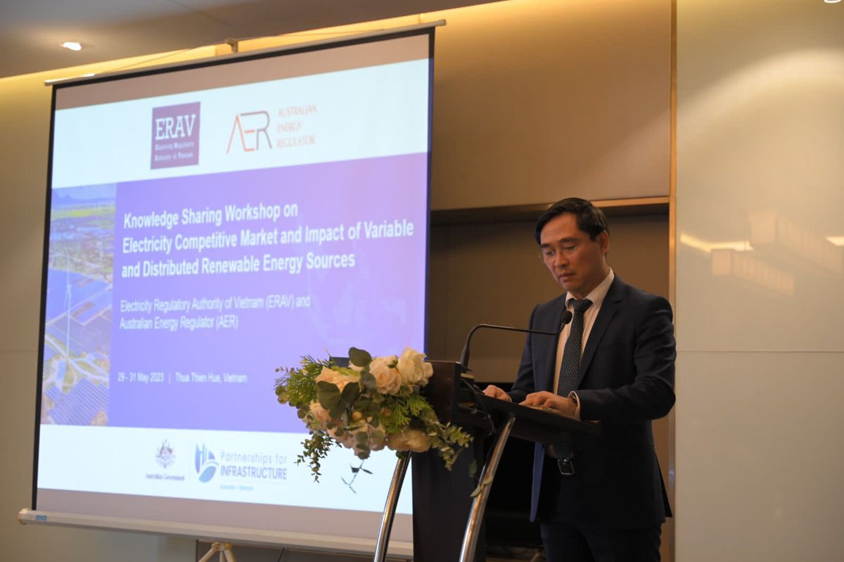 AusAmbVN's tweet photo. 1. Also this week: 🇦🇺 & 🇻🇳 energy regulators (@aergovau and #ERAV) reunited for their first in-person meeting since COVID. Peer-to-peer exchanges between technical experts who are grappling with similar challenges. ⚡️ https://t.co/CVZrAx9irf