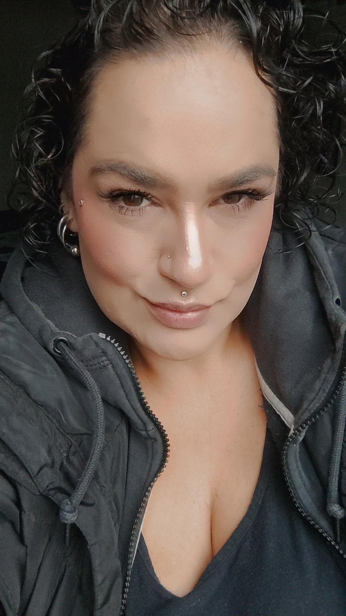 LaraLaravilha's tweet photo. Bombombom diaaaa Pessoas Suculentas da Lara ❤️
Chove desde a madrugada em SP💦💦💦
E por aqui temos consulta com o espião da casa do caraleoo😬

Vamooo bora deixa a chuva chover, deixa a chuva molhar 🎧🎤🎧🎤 https://t.co/3yBz9eHM1v