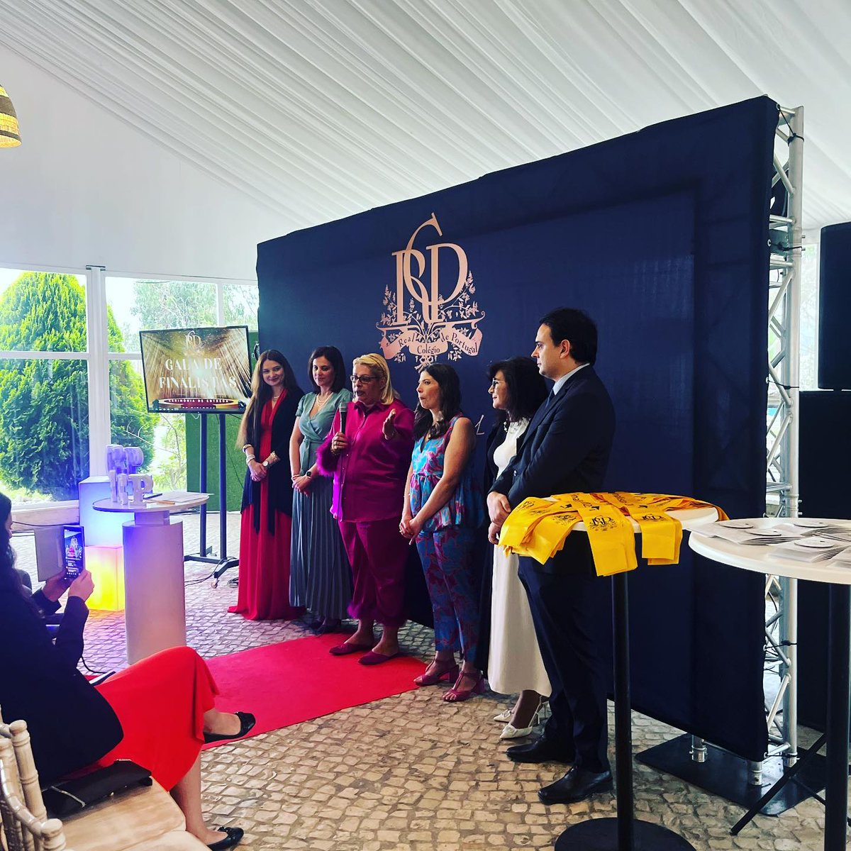Real_Colegio's tweet photo. Mas que festa foi esta a dos nossos #Finalistas! Só quem esteve pode perceber o que ali se viveu 🤍💙 https://t.co/2GnlxFMLJz