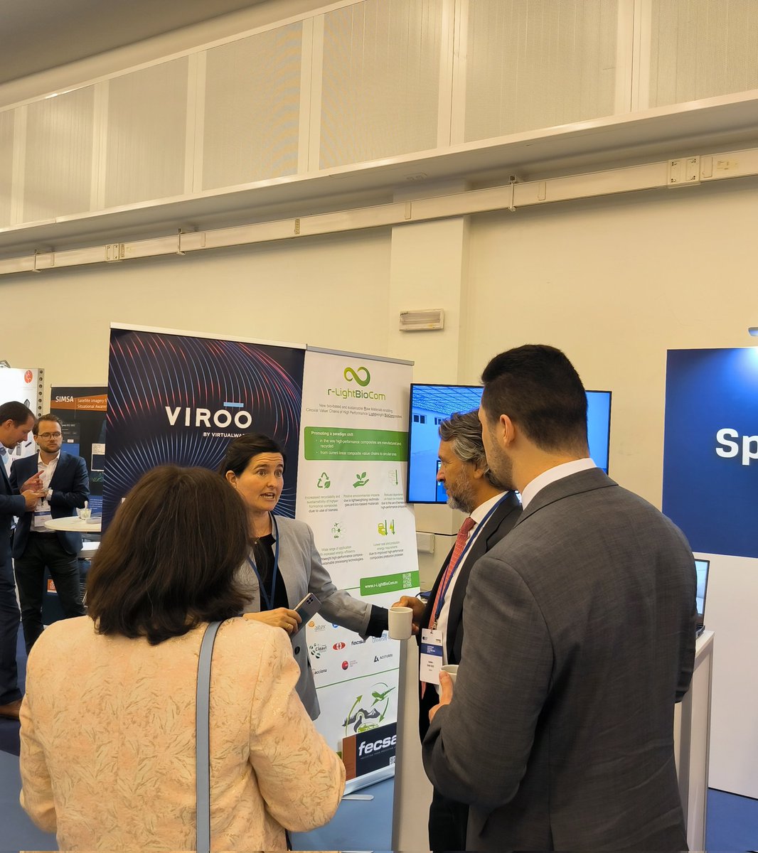 VIROOXR's tweet photo. Hey! We are at #EDID23 this week!🙋‍♀️

One of #VIROO's aims is to further ignite innovation in defence and maximise synergies.🚑🪖

Come visit us at #booth47 and try on the #VR headset that will immerse you in our #VRPlatform!

#MadeWithUnity #VRforDefense #Technology https://t.co/eoyktHP8jJ