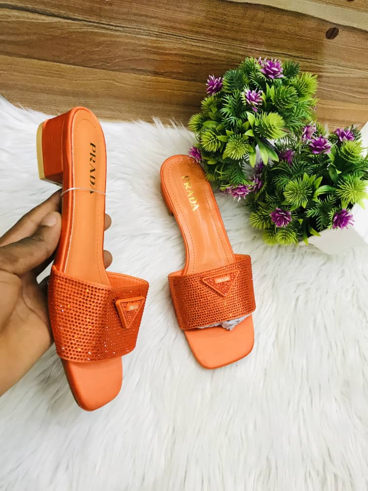 stcelinelagos's tweet photo. NEW IN, fashionable slippers 👠 🛍️💰
SIZE:37-42
PRICE:12,000

AVAILABLE FOR IMMEDIATE DELIVERY

P:S we do not own the rights to this video/picture/music 

#stcelineshoes #stcelinebags
#bags #clothes #ikeja #mercyjohnson  #ToyinAbraham #mamag #palmpay #Oyetola https://t.co/LNftMnb0YO