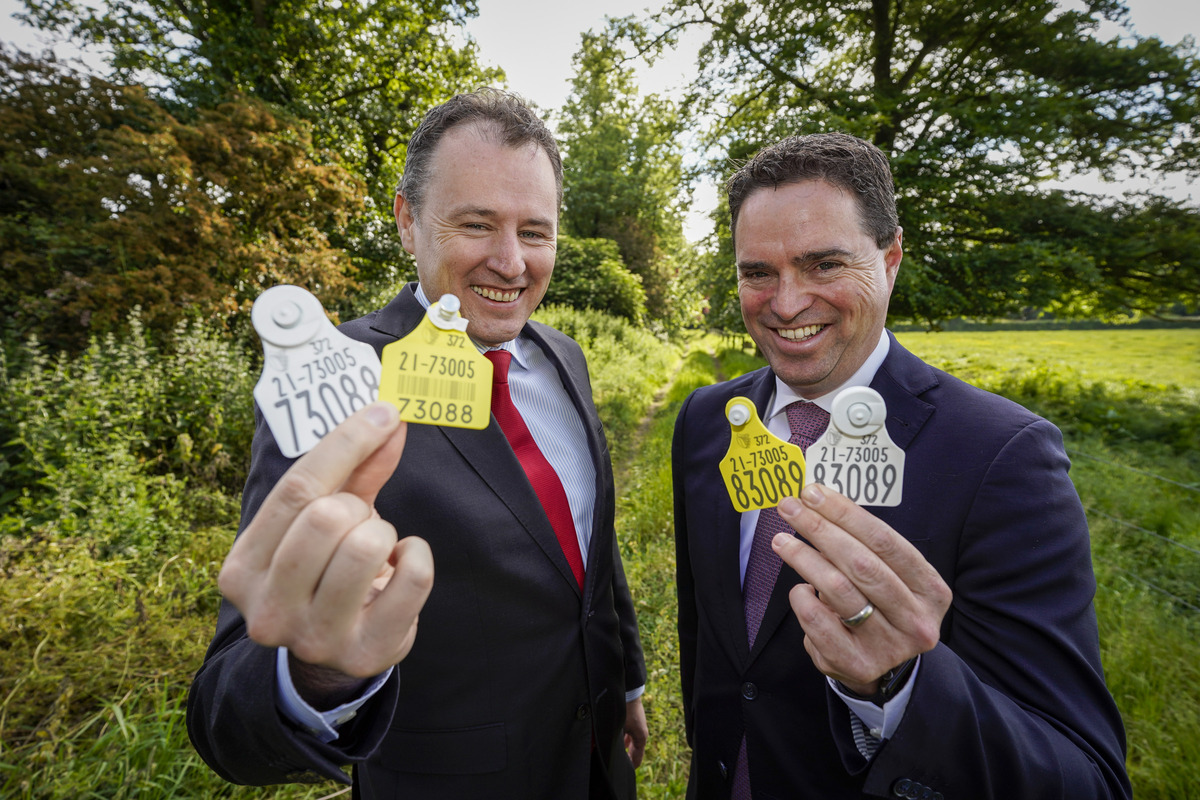 Dept of Agriculture, Food and the Marine (@agriculture_ie) on Twitter photo 🐄 Funding for World-leading Bovine Genotyping Programme
Ministers <a href="/McConalogue/">Charlie McConalogue</a> and <a href="/martinheydonfg/">Martin Heydon</a> announce €43 million funding for a ground-breaking bovine genotyping programme.
📍gov.ie/en/press-relea… 🐄 Funding for World-leading Bovine Genotyping Programme
Ministers <a href="/McConalogue/">Charlie McConalogue</a> and <a href="/martinheydonfg/">Martin Heydon</a> announce €43 million funding for a ground-breaking bovine genotyping programme.
📍gov.ie/en/press-relea…