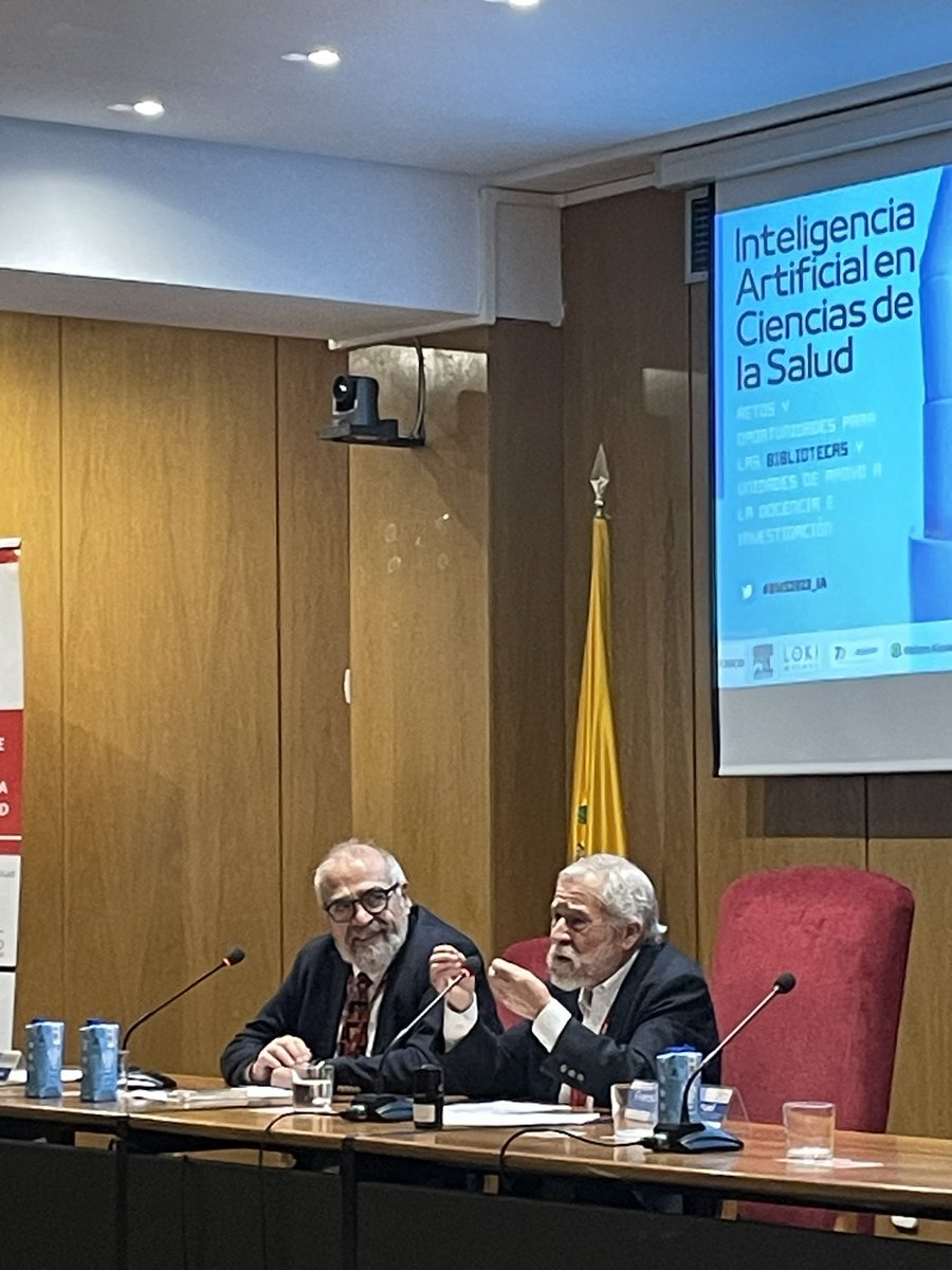 RecolectoraDLuz's tweet photo. “La emoción es lo que mueve al ser humano. No hay vida sin la energía emocional. Es la energía que nos lleva a hacer las cosas.
Y casi es una desconocida. Después de 480 millones de años.
La inteligencia artificial se inventó hace solo 60 años.” @morateruel en #BMS2023_IA https://t.co/gW4tr1idUI