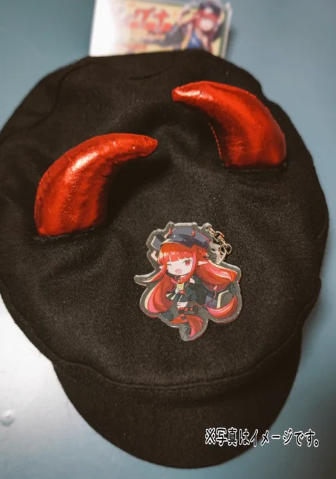 帽子なら…!持ってく…!! 当日かぶってるので見つけたら「コスプレチキったヘモさんだ…」って見てやってください………
