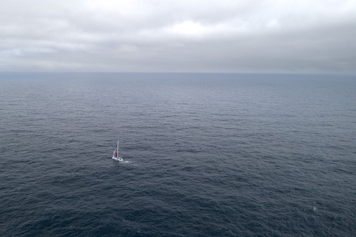 ImocaGS's tweet photo. 🚨 #Biotherm skippered by @PaulMeilhat is 4th of the #Leg5 of @theoceanrace!
In accordance with the Sailing Instructions, which allows the Race Committee to shorten the course for boats still racing, the finish line for Biotherm has been moved to longitude 0-degrees.
#IMOCA https://t.co/TxHblvLtkY