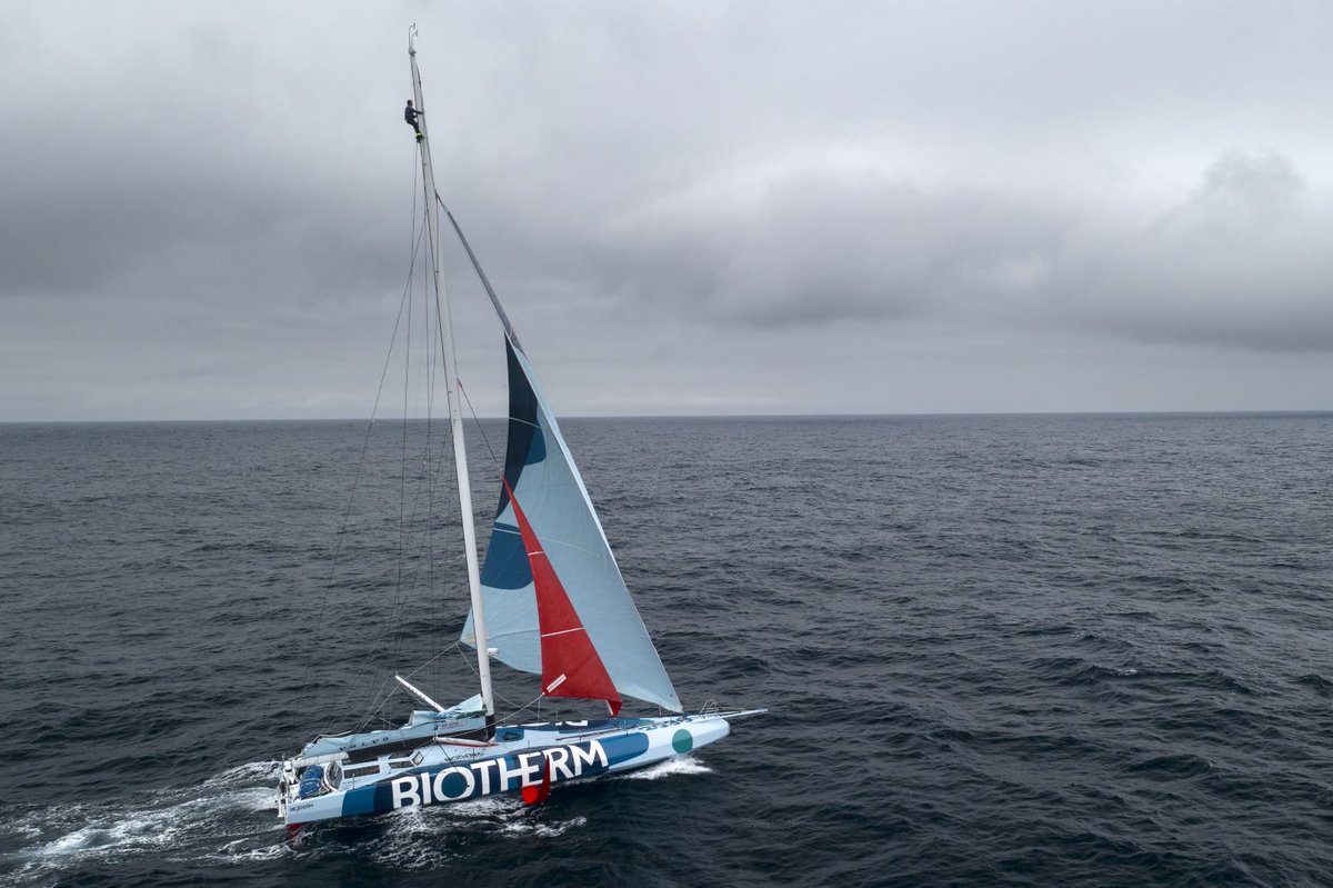 ImocaGS's tweet photo. 🚨 #Biotherm skippered by @PaulMeilhat is 4th of the #Leg5 of @theoceanrace!
In accordance with the Sailing Instructions, which allows the Race Committee to shorten the course for boats still racing, the finish line for Biotherm has been moved to longitude 0-degrees.
#IMOCA https://t.co/TxHblvLtkY