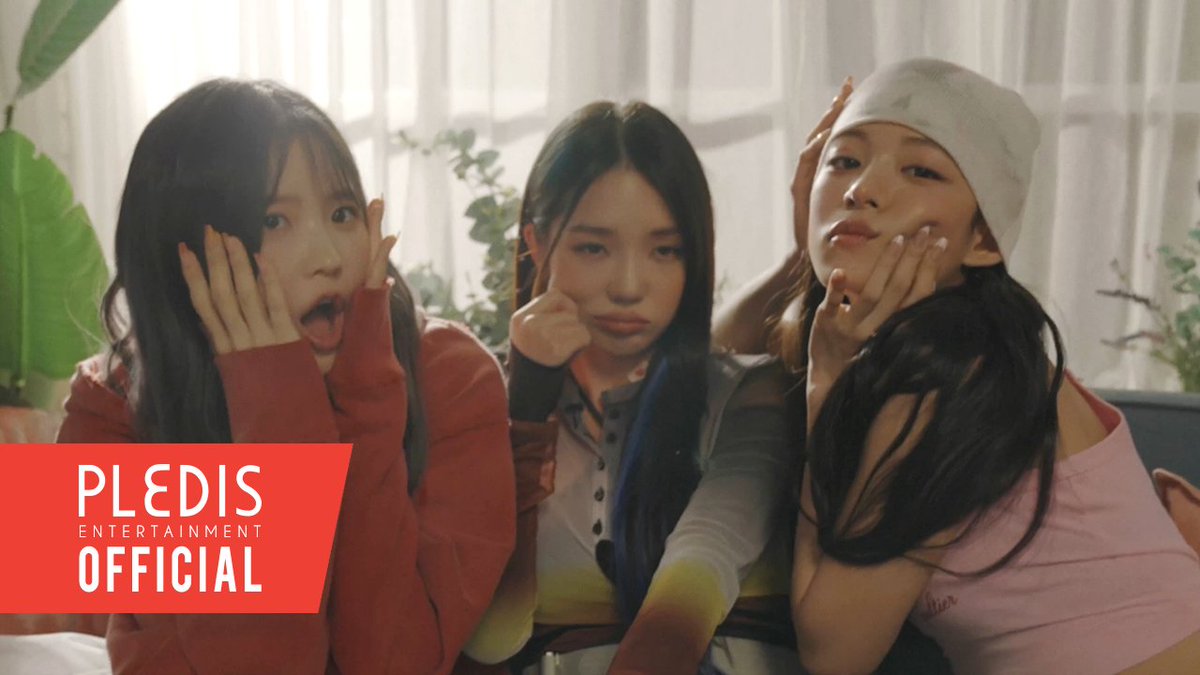 realfromis_9's tweet photo. fromis_9 (프로미스나인)
1st Album [Unlock My World]
2023.06.05 6PM(KST)

Highlight Medley
https://t.co/Z89Ha6aIRK

#fromis_9 #프로미스나인
#Unlock_My_World
#menow https://t.co/IJiPoRQgVF