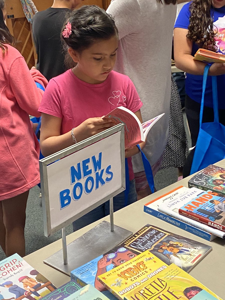 mcintyreclass4's tweet photo. Book shopping, chatting and spending final days with friends. The Winship Book Cafe had another successful year! We are grateful for so many donors who make this happen for us! @WinshipGFPS #bethelight #summerreading https://t.co/ygOvtKjmMc