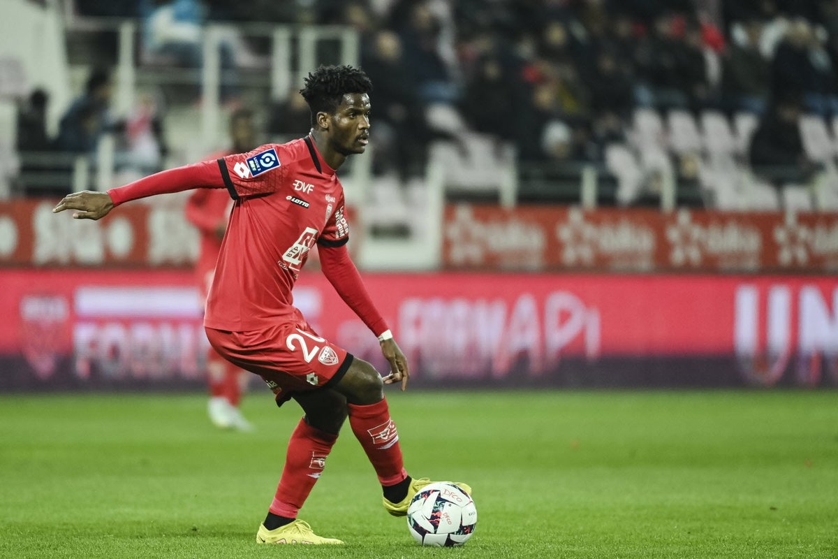 🚨🔙 En fin de contrat, Didier Ndong 🇬🇦 ne prolongera PAS ❌️ au DFCO ! Arrivé en 2019, le Gabonnais devrait poursuivre sa carrière aux Émirats Arabes Unis 🇦🇪