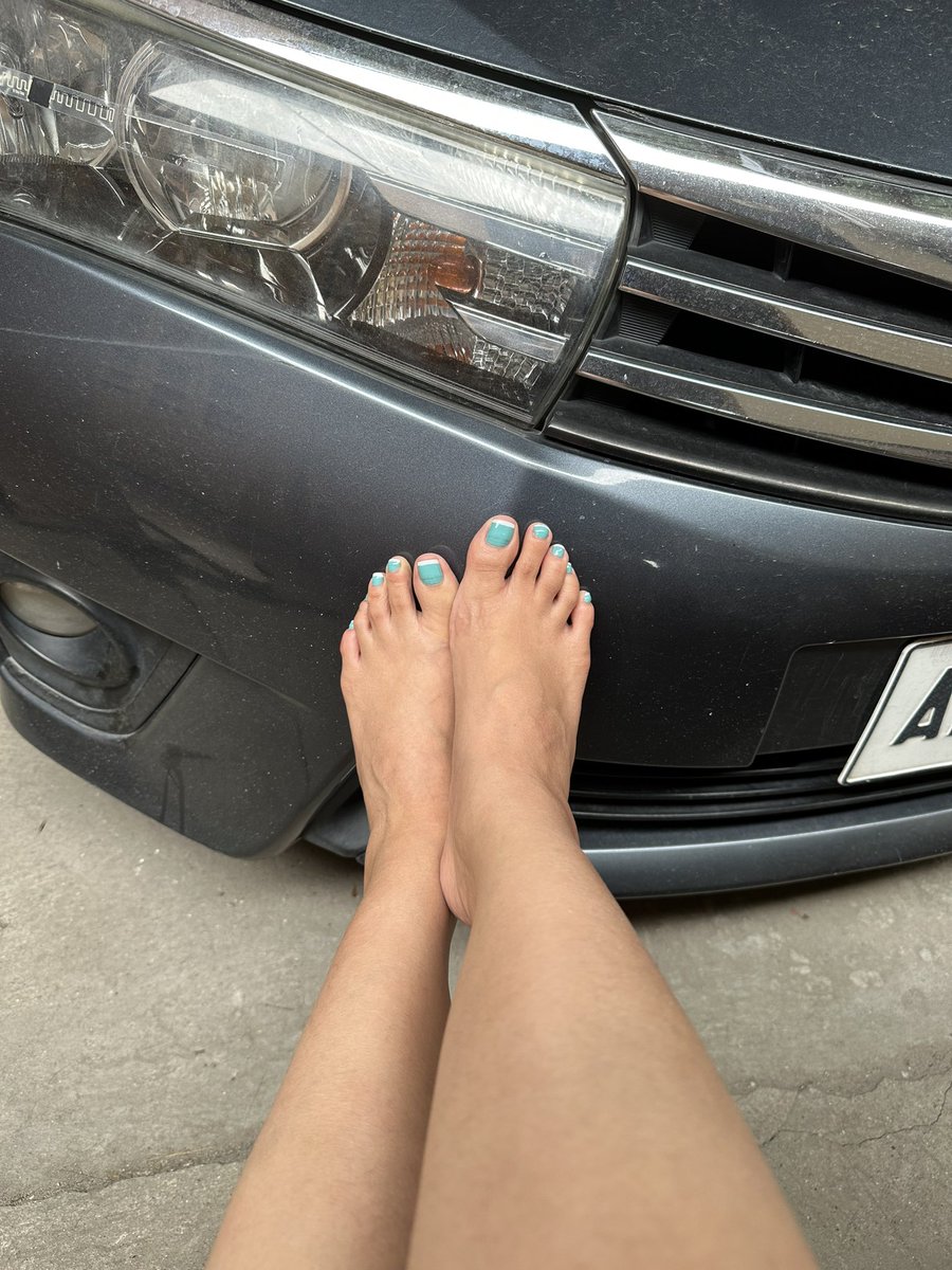 LoveAndi_'s tweet photo. Blue nails to take away your blues 🦋

#feet_lover #feet_pic #feetcontent #feetfethish #feetfetiche #feetfinder #Feetworld #feetworshi̇p #FeetGod #feetgoddess #feetqueen #feetmodel #feetbeautiful https://t.co/9t77q3zM89