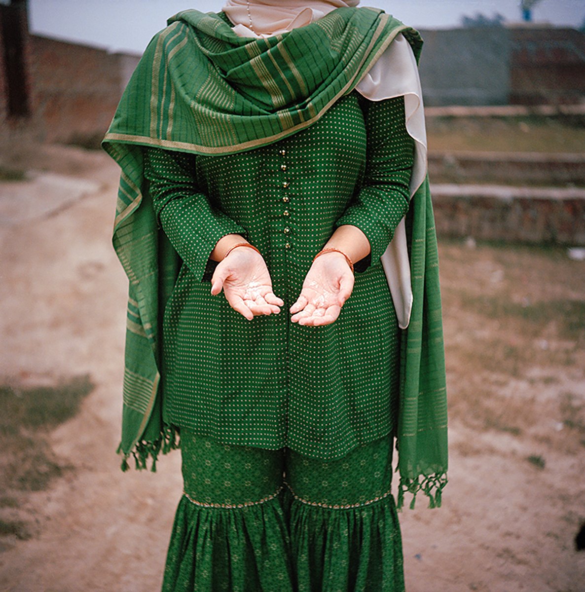 Impressions Gallery (@impgalleryphoto) on Twitter photo BOOK NOW 🎟️Artist Talk with <a href="/WahidMaryam/">Maryam Wahid 🇬🇧 🇵🇰</a> Saturday 10 June, 2pm to 3.30pm. Find out more about her work in the exhibition 'Zaibunnisa', followed by a book signing.
FREE, book your place >> bit.ly/3IMbS4Z
Photo: courtesy the artist & Midlands Arts Centre © Maryam Wahid. BOOK NOW 🎟️Artist Talk with <a href="/WahidMaryam/">Maryam Wahid 🇬🇧 🇵🇰</a> Saturday 10 June, 2pm to 3.30pm. Find out more about her work in the exhibition 'Zaibunnisa', followed by a book signing.
FREE, book your place >> bit.ly/3IMbS4Z
Photo: courtesy the artist & Midlands Arts Centre © Maryam Wahid.