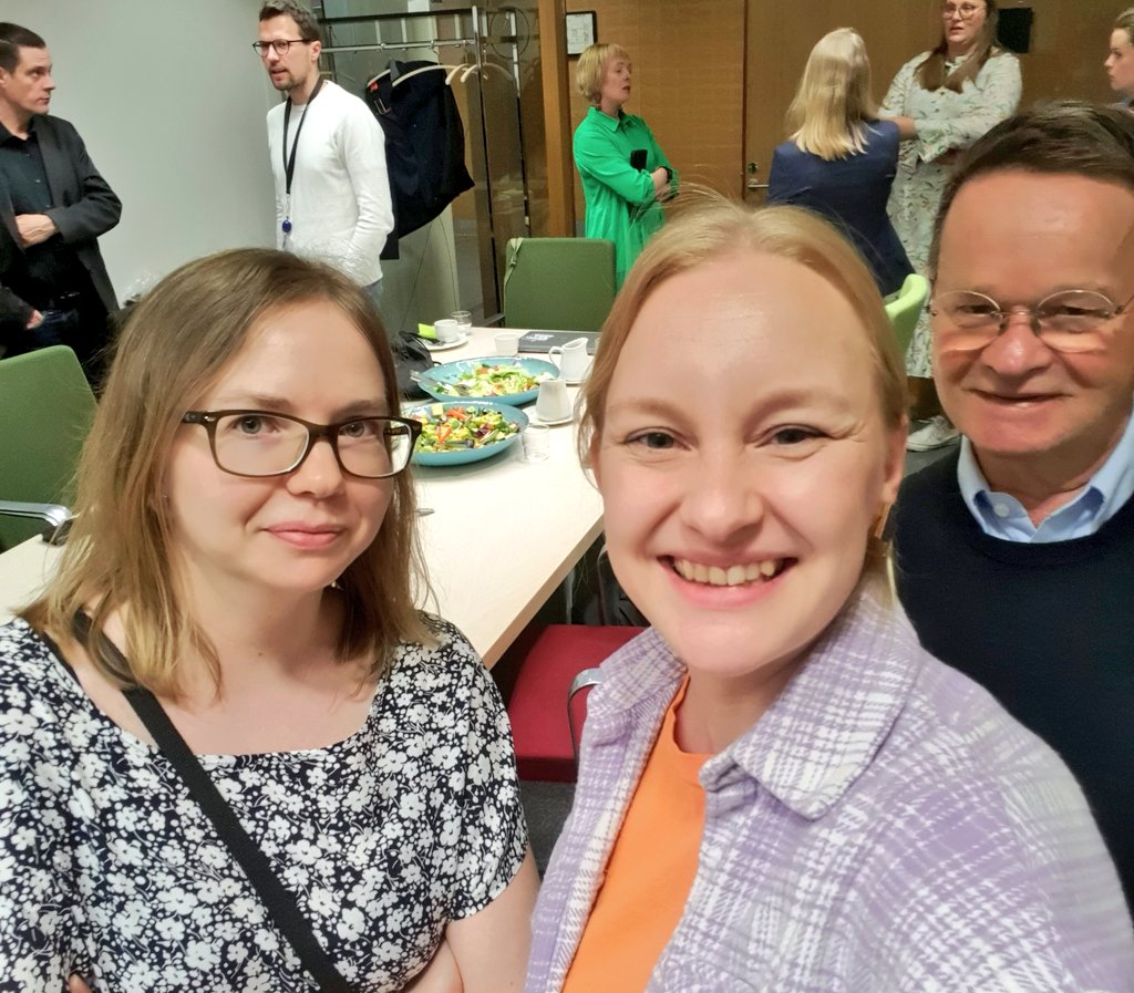 SelanderCo's tweet photo. Kiitos @vaylafi antoisasta hankeviestintäpäivästä! Vuosienkin jälkeen löytyy uutta, kun viestintäporukalla kokoonnutaan 🤜❕️ #hankeviestintä #parviäly https://t.co/i3fu6RqVxD