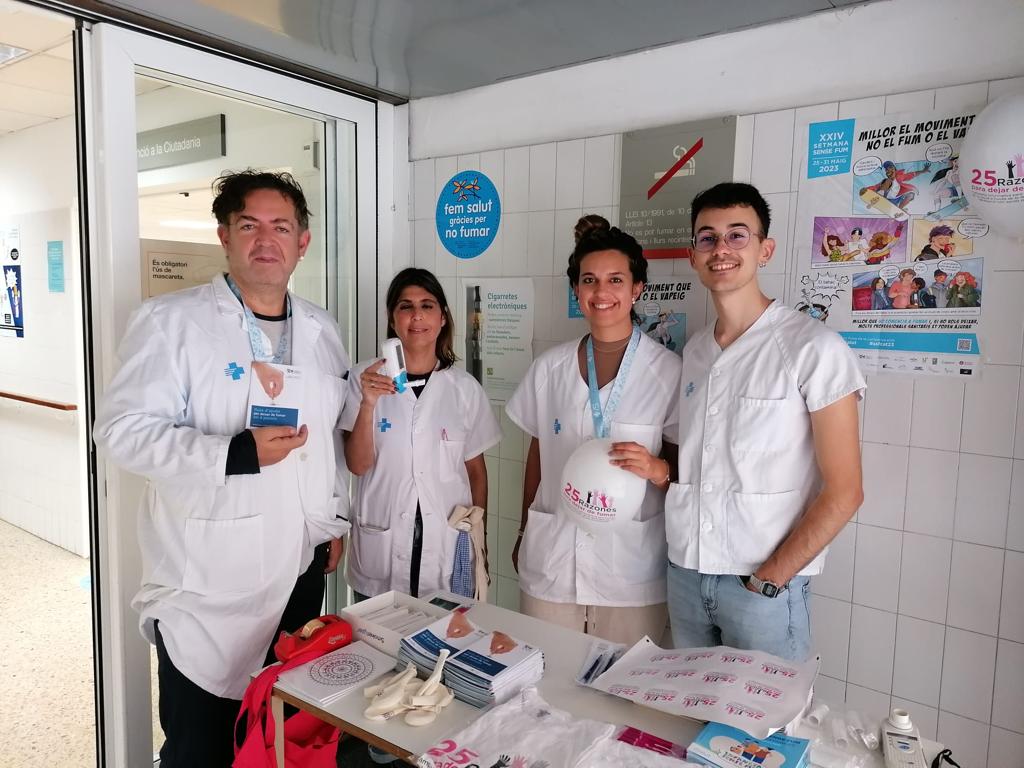 Pilar (@pimase81) on Twitter photo Setmana Mundial Sense fum al CAP Just Oliveres de la mà dels professionals de L'EAP Centre i EAP Sant Josep @apicsbcn <a href="/IsabelCintero/">Isabel Cintero Vilella</a> <a href="/natasufe/">Natalia Suárez</a> <a href="/RiosVianeth/">VianethPatriciaRíosCalderón</a> <a href="/sandraeslu/">Sandra Espejo</a> #eapcentre #eapsantjosep <a href="/cio_1974/">Rocio Moreno🎗</a> <a href="/drivillafrias/">Daniel Rivilla</a> Setmana Mundial Sense fum al CAP Just Oliveres de la mà dels professionals de L'EAP Centre i EAP Sant Josep @apicsbcn <a href="/IsabelCintero/">Isabel Cintero Vilella</a> <a href="/natasufe/">Natalia Suárez</a> <a href="/RiosVianeth/">VianethPatriciaRíosCalderón</a> <a href="/sandraeslu/">Sandra Espejo</a> #eapcentre #eapsantjosep <a href="/cio_1974/">Rocio Moreno🎗</a> <a href="/drivillafrias/">Daniel Rivilla</a>