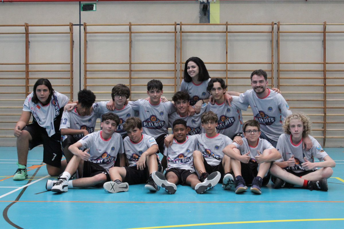 CDERevolution's tweet image. Los más peques de nuestros equipos federados nos han regalado un temporadón para el recuerdo 🤯🔥
Enhorabuena chicos! Trabajazo 🤍💙💛