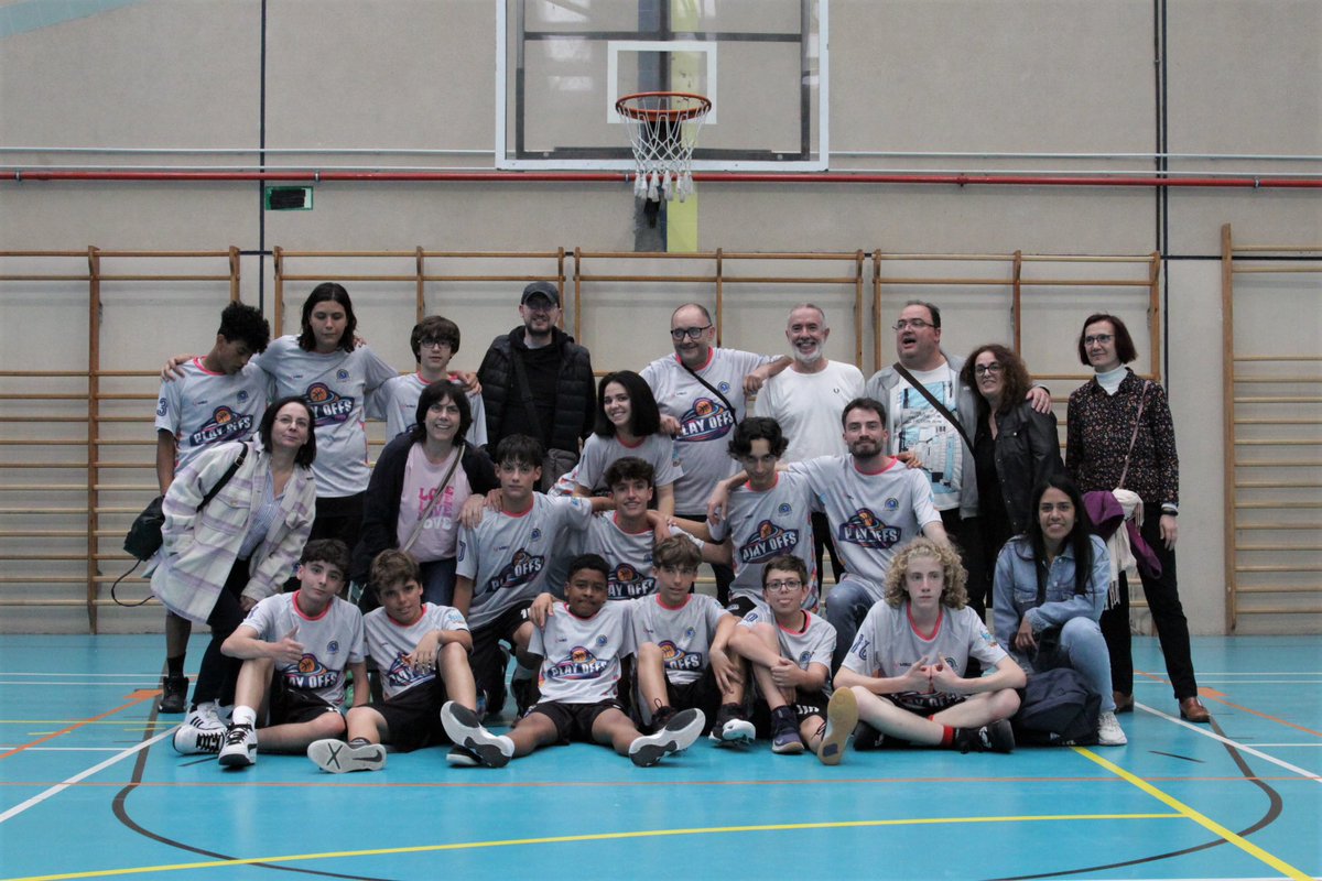 CDERevolution's tweet image. Los más peques de nuestros equipos federados nos han regalado un temporadón para el recuerdo 🤯🔥
Enhorabuena chicos! Trabajazo 🤍💙💛