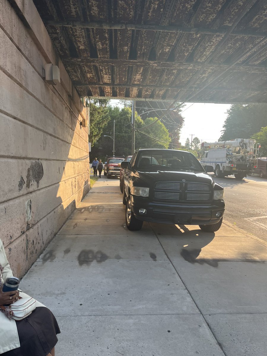 @cindybassphilly @PhillyH2O @PhiladelphiaGov @PeopleforParker @PhillyMayor City “contractors” blocking the sidewalk @ Stenton Station in #mtairy They’re smoking weed too so now we all smell like it. As long as our city operates like this, we will never improve.