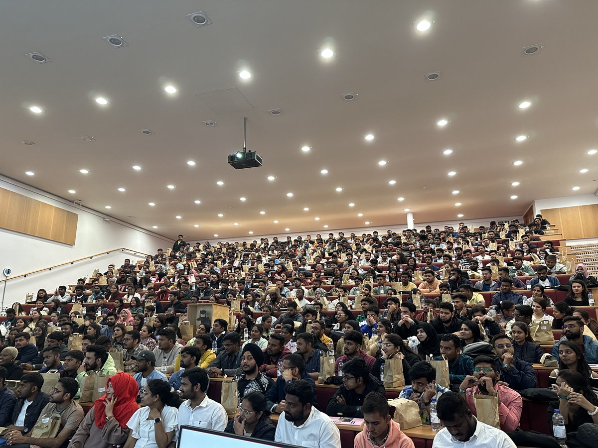 UELStudentLife's tweet photo. It was so great to host and meet over 700 new international students at our International Orientation events last week 🎉We had games, giveaways, music and presentations from teams across the university...we are looking forward  to hosting more events for you this week @UEL_News https://t.co/4cmCQh8g4Z