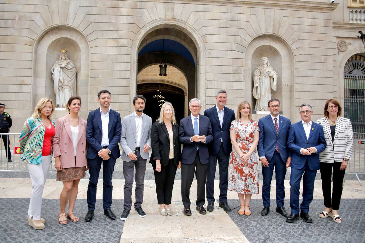 neusmunte's tweet photo. Barcelona ha triat canvi. Amb @xaviertrias treballarem perquè Barcelona torni a funcionar. #TriasAlcalde https://t.co/eJAxjnfGyz