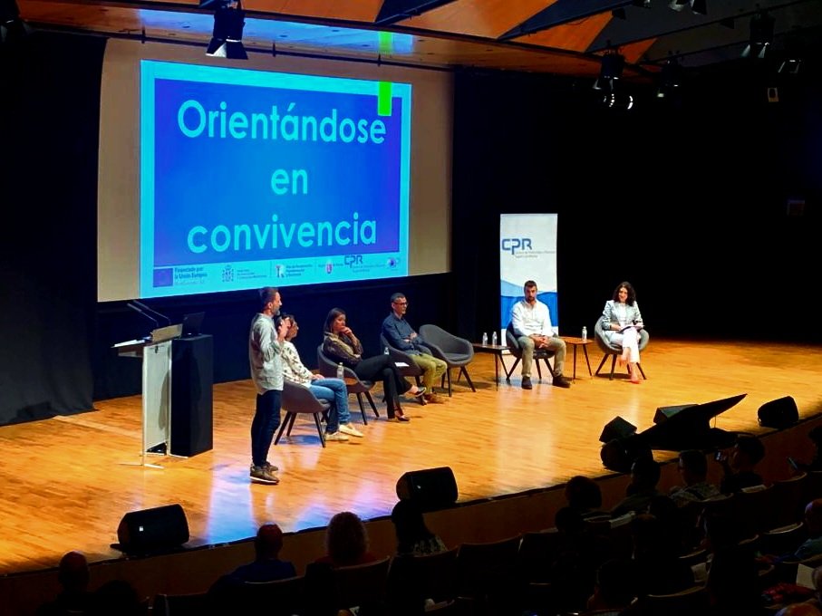 CPRRegionMurcia's tweet photo. #jornadasDigitalProf 👇
Terminamos la mañana con la mesa de experiencias y buenas prácticas del área 2 y 3 del #MRCDD con los siguientes centros 👇👇
@ies_ruizdealda , @cifplorca , Colegio Buenaventura @CapuchinosMU y CEIP San José de #Totana 
@Educarm @sifopcarm @DigitalProf_RM https://t.co/HzSz4BM2qN