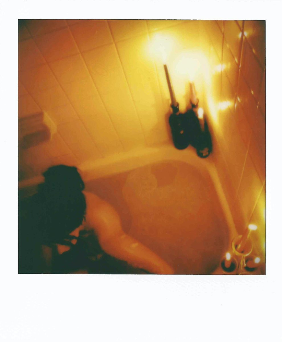 Valentine Aquarian Series ( 2004 ) 

#Polaroid #InstantFilm #analog #film #SelfPortrait #GirlsOnFilm #Aquarius #NFT #NFTcommunity #NFTphotography #CryptoArt #WomenInNFTs #ArtIsResistance #m0niqueXOXO