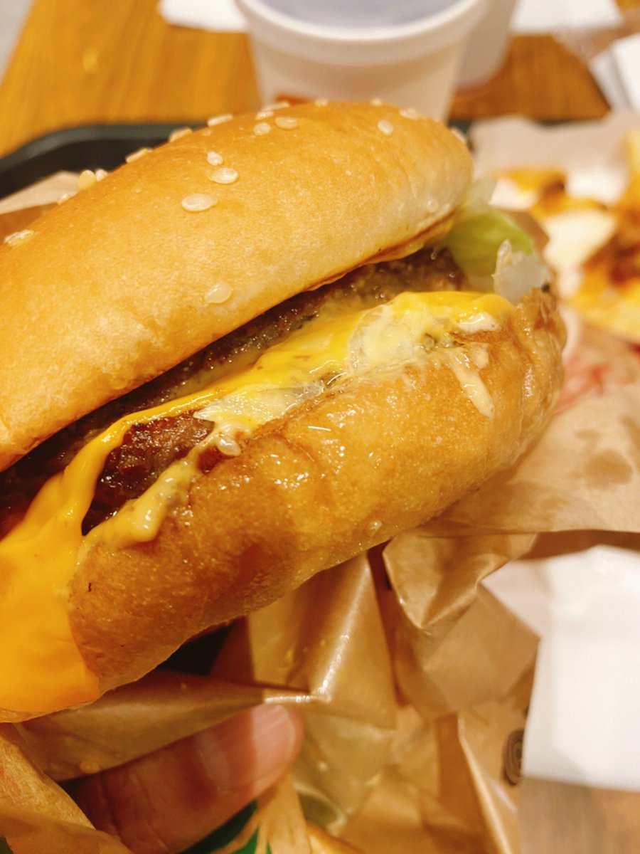 美味しすぎる減量食w
#減量食
#ダイエット
#筋トレ
#burgerking
#最近毎日外食
#フィジーク