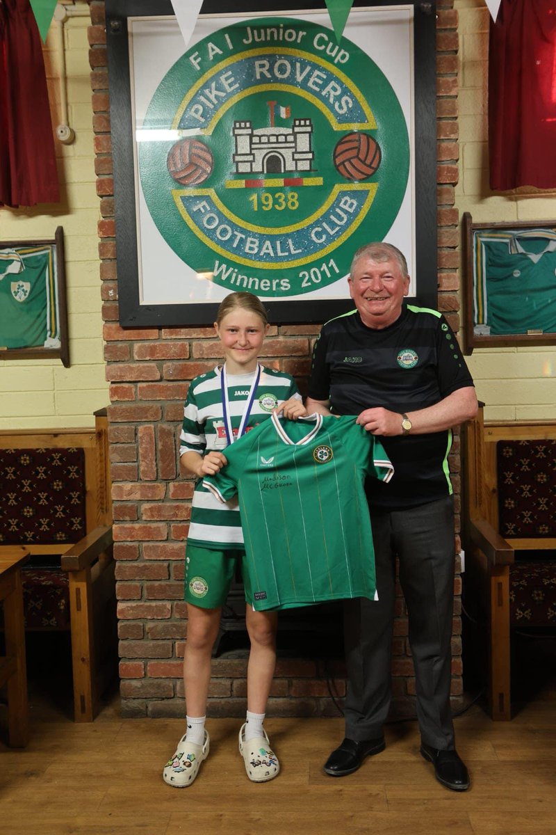 PikeRoversFC's tweet photo. Hoops player Madison McGuane presenting Chairman Declan Waters with an Irish jersey following her recent international appearance for the @faischools U15’s Girls team. https://t.co/91tNb6P7Vu