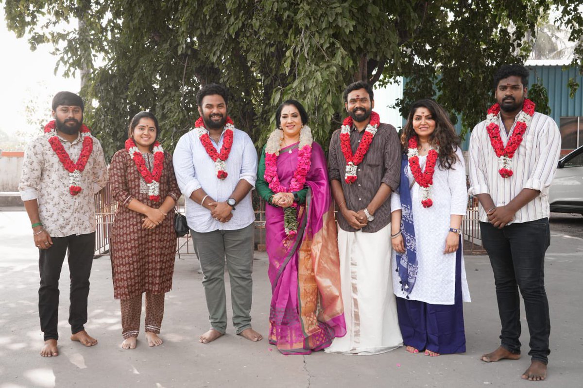 sathishmsk's tweet photo. #Miriammaa begins its journey with a divine start! The auspicious movie pooja took place today 💫
Starring the Evergreen actress #Rekha
Directed by #MalathyNarayan
#ProductionNo1 #72Films
@ezhildurai
@AshiqVJash
#AnithaSampath
#SnehaKumar
@Ranjithvirat03
@ProSrivenkatesh https://t.co/RzCfhtxapY