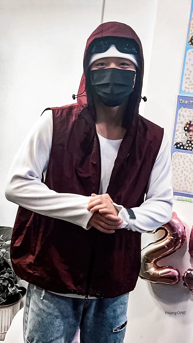 จีฮุนบอกว่าจะถ่ายละครและกลับมาอย่างปลอดภัย พอเห็นรูปวันก่อนเห็นพลาสเตอร์แปะบนหน้าแล้วใจเจ็บ ขอให้การถ่ายทำผ่านไปด้วยดี ไม่บาดเจ็บอีกนะ