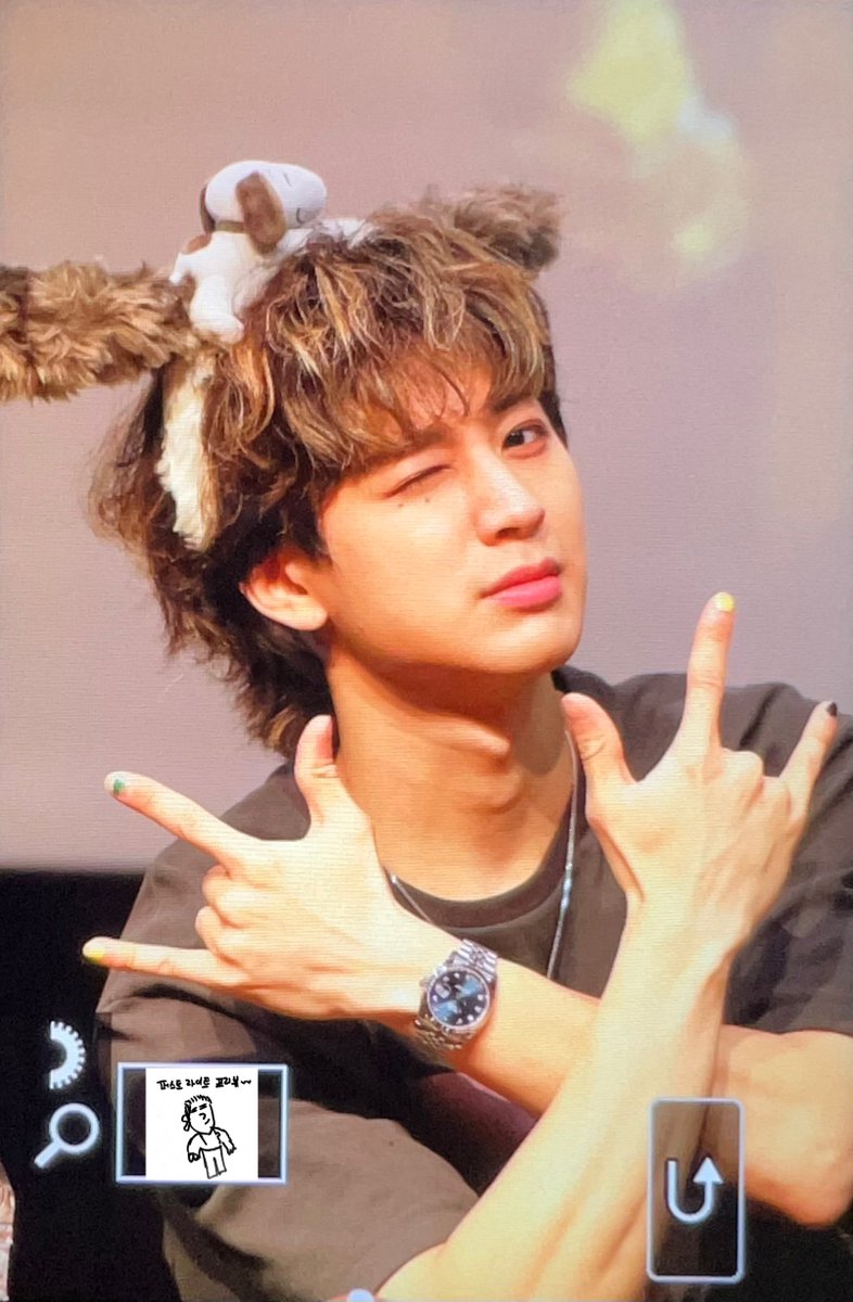 FIRSTLIGHT_yh's tweet photo. 230531 pre.

오랜만에 본다고 애교가 늘었쪄🩵

#아이콘 #송윤형 #iKON #윤형 #SONG #yunhyeong
#ユニョン #퍼라의시선 https://t.co/RdEqCT4m2C