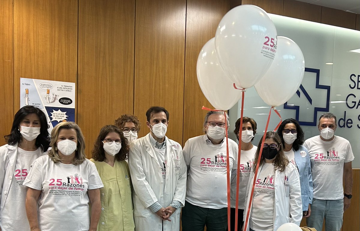 santiagosergas's tweet photo. 📆Sumámonos á concienciación do nocivo que é fumar para a nosa saúde, no #DiaMundialSinTabaco 

“Cultivemos alimentos, non tabaco” é o lema que este año escolleu a OMS

✍️A aula de pediatría do Clínico debuxou 25 razóns para deixar de fumar 💪

https://t.co/5E8RfCYcVw https://t.co/KYR3dc9lnh