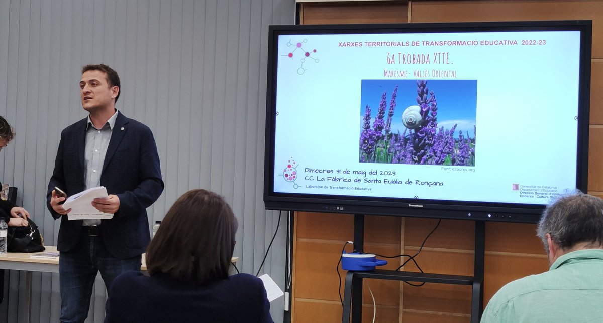 Darrera sessió de la Xarxa de Transformació Educativa amb una visió científico-educativa de propostes de lliure elecció. La Serreta hem participat explicant el nostre procés de transformació d'espais d'aprenentatge.
youtube.com/watch?v=BWXjZX…

<a href="/SSTTMVO/">ST_MVO</a> <a href="/CRP_baixmaresme/">CRP del Baix Maresme</a> <a href="/educaciocat/">Educació</a>