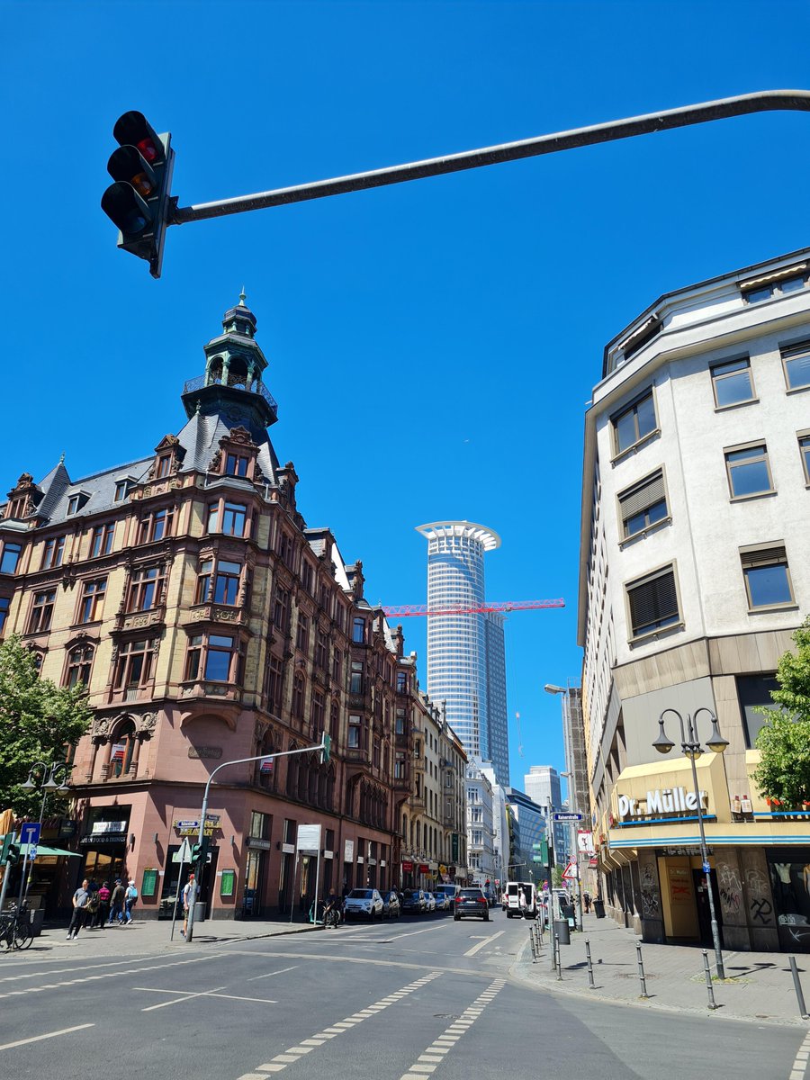 dkd_de's tweet photo. So viel Sonne heute ☀️ in #frankfurtammain.
Schöne Grüße aus der Mittagspause.
#deliveringdigitalvalue #dkd_De #ffm #digitalagentur https://t.co/FOwymw533m