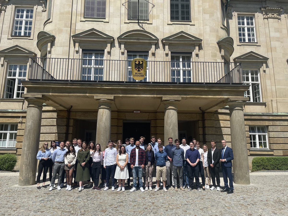 Auf unserer diesjährigen Studienfahrt nach #München haben 31 Studs der <a href="/LeibnizUni/">Leibniz Uni Hannover</a> heute den <a href="/bfh_bund/">Bundesfinanzhof</a> besucht…