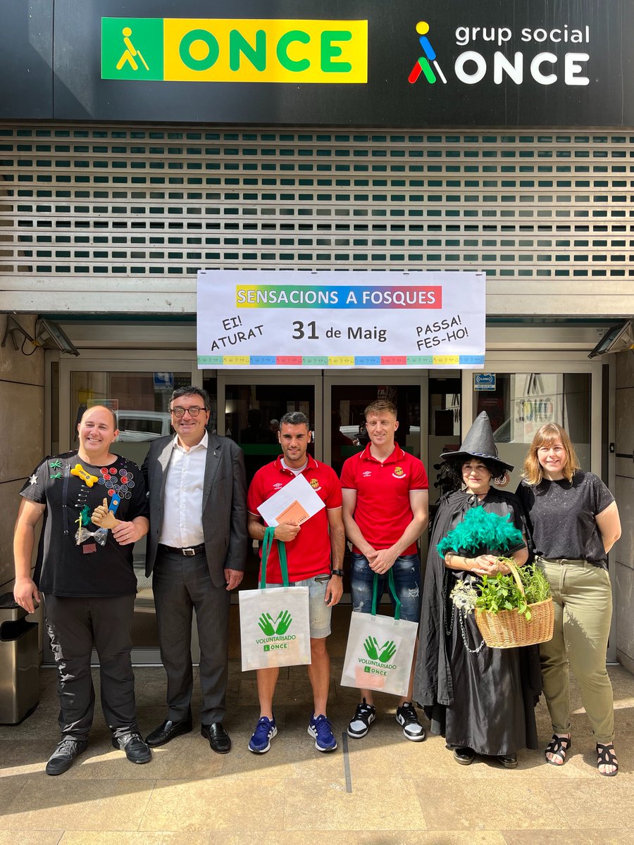 🤜🤛 <a href="/PolDomingo5/">Pol Domingo 🚐</a> i <a href="/Pdelcampo91/">Pedro del Campo</a>, a la pell d’una persona cega al ‘Túnel dels sentits’

🔴⚪ Col·laboració entre <a href="/ONCECatalunya/">ONCE Catalunya</a> i Nàstic

ℹ lc.cx/aGYcCe
#DestíNàstic