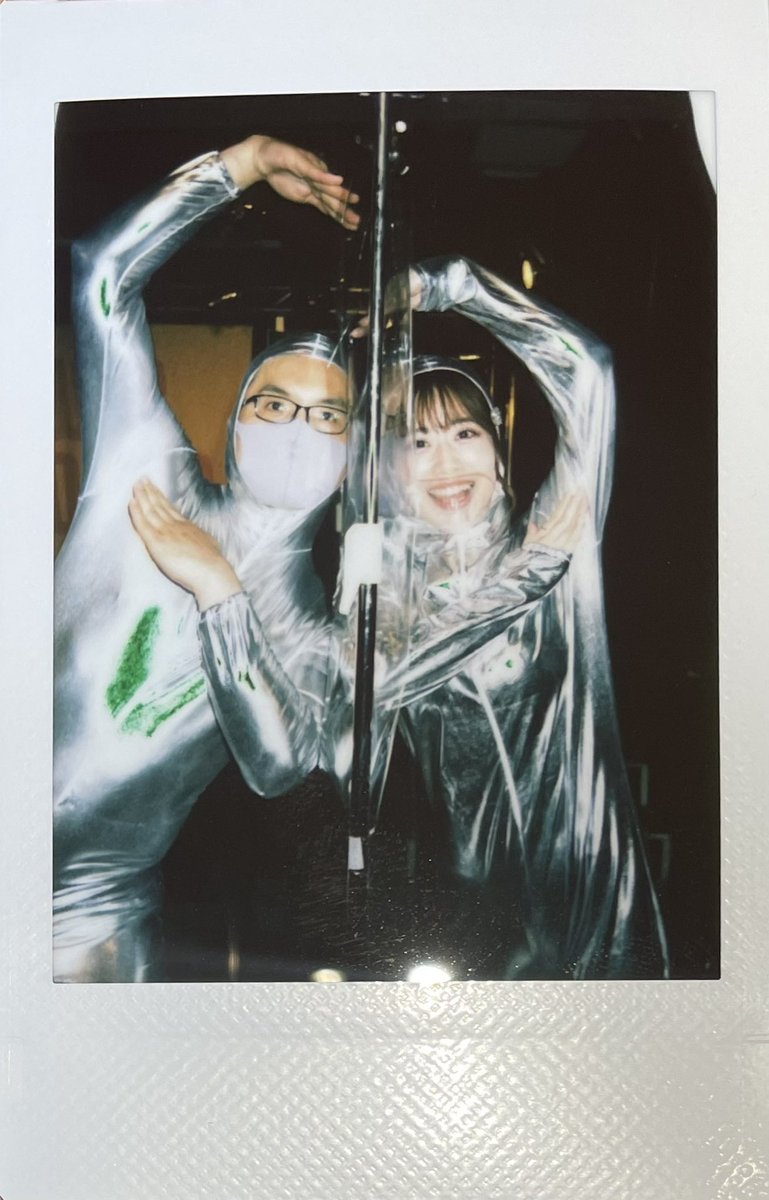 4nb_ex_d's tweet photo. コロナ以降初の2ショ。あのchocolate💙が最高だし特典映像での活躍っぷりに痺れて並んじゃった☺️私、慣れないハート作り下手だったが「あんたスタイル良いね」（タイツ勢の中では３番目位に痩せてた）奥津さんにアンタって呼ばれるの嫌いじゃない…というか、好き…

 #超絶可愛いマリちゃんレポ https://t.co/8u2T6WDo3l