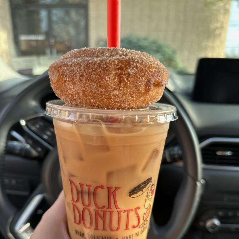 DuckDonuts's tweet photo. Add us to your schedule on Friday! Stop by to grab a free Cinnamon Sugar Donut for National Donut Day! Pairs perfectly with a Cold Brew.

#nationaldonutday #donutday #donuts #donut #doughnuts #doughnut #singledonuts #myduckdonuts #nomnom #foodies #eeeeeats #duckdonuts https://t.co/cnO6yRPCsF