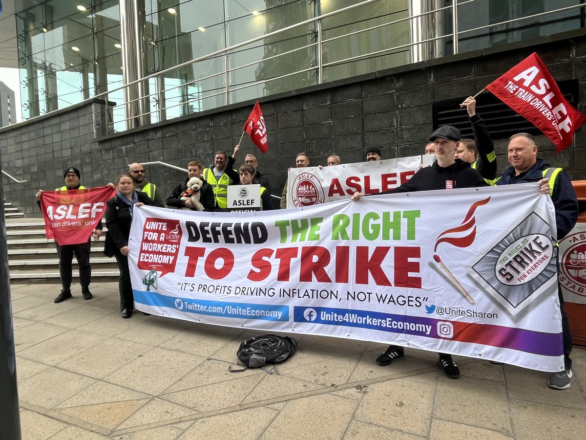 UniteEconomy's tweet photo. Solidarity to all taking action today.  We stand with you in your fight for better #jobspayconditions

@ASLEFunion ✊🏽💪🏾 @UniteNE40315 https://t.co/TkxjRyQgAy