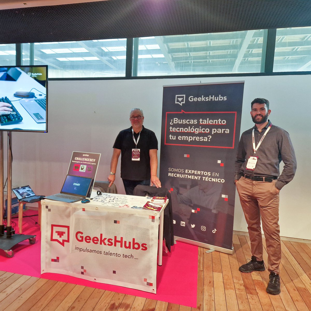 geekshubs's tweet photo. El ChanllengeDev 💻 que hicimos en el #CTOSummit, creado por 𝗴𝗲𝗲𝗸𝘂𝗽, nuestra plataforma de validación de #TalentoIT que lanzaremos muy pronto... ¡YA TIENE GANADOR!🏆Enhorabuena a Ricardo Tur, ¡que disfrutes el premio! 👏
🛸 ¿Quieres subir a bordo? https://t.co/8cc8JWe1Q9 https://t.co/ARrvskCCvj