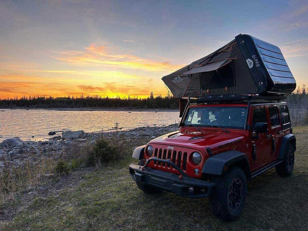 tsoverland's tweet photo. And in this moment, the world felt still. Cheers to endless horizons and golden skies! 🌅🌄

📸 by @sammloud https://t.co/CdD6mBMArJ