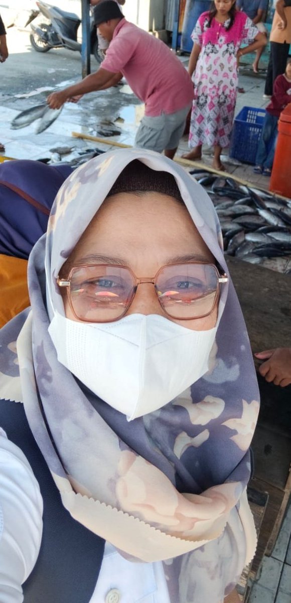 PiSunarsi's tweet photo. Rabu, 31/05/2023, Sunarsi Ibrahim, Luhkan Kab. Halmahera Selatan, Hasil tangkap KUB Pasidodomo, ikan cakalang sebanyak 240 kg dengan harga jual Rp.25.000/kg
#GiatLuhkanSatminkalAmbon 
@BP3_Ambon 
#luhlapor
#Tangkap https://t.co/XeZa93K18R
