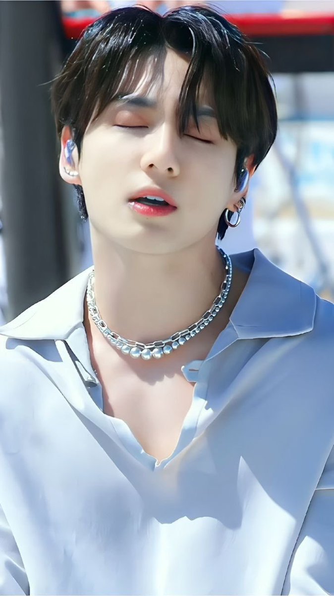 gomdolida0901's tweet photo. 내게 너무 소중한 정국시. +++
(오늘은 이너피스가 잘 안되네 하아…)

I vote #JungKook for #ArtistaMasculinoInternacional and #LeftAndRight for #MusicaInternacional at #SECAwards https://t.co/u4AhsPIQ78