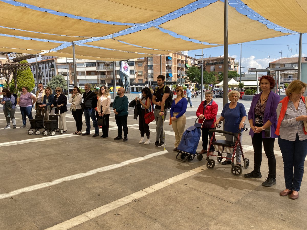 agdem_granada's tweet photo. Gracias a todas las personas que nos acompañásteis en los actos por el #DiaMundialDeLaEsclerosisMultiple
Un año más hemos conseguido nuestro objetivo, hacer visible la enfermedad y su problemática así como la labor de #AGDEM
Seguimos trabajando por las personas con EM 🧡💪🙌 https://t.co/NwJVs4tI0w