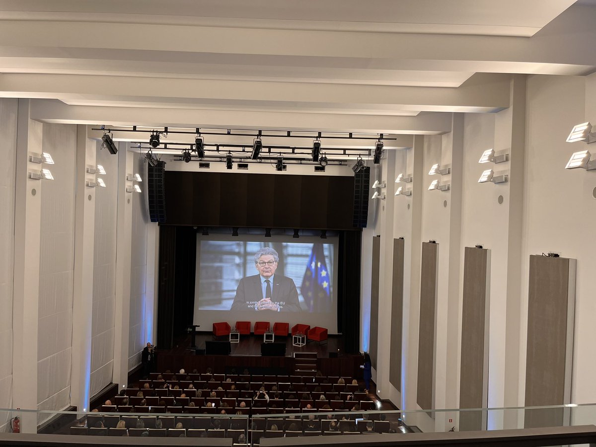#EDIH_Network_Summit is starting. It is a pleasure to represent <a href="/OpenFunding/">Econet Consultants</a> as member of #IRISEDIH but also <a href="/FundingBox/">FundingBox</a>