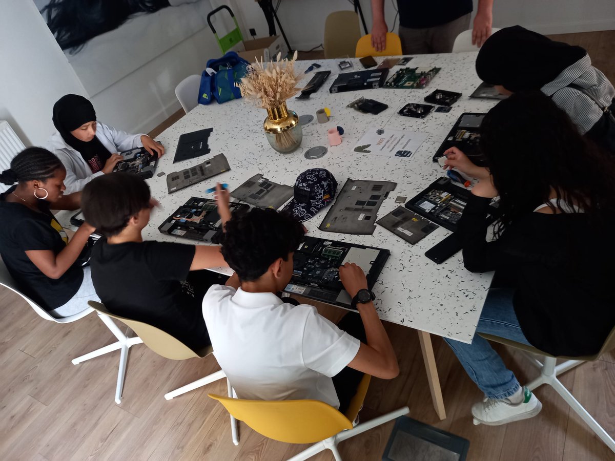 Lydia Metzger tweet media