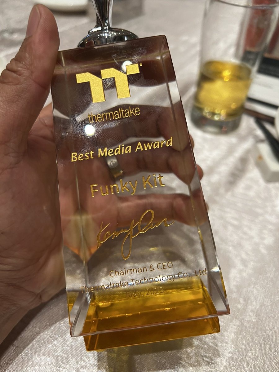 funkykit's tweet photo. Thank you @ThermaltakeInc for the Best Media Award 🥇 thank you for the support over the years 👍😊 #thermaltake #bestmedia #awards #funkykit https://t.co/LBA9gxUY39