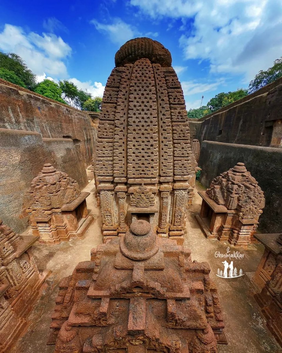 MPTourism's tweet image. Discover the hidden gem of #MadhyaPradesh, Dharmarajeshwar Temple! 
Carved entirely from monolithic rock, this 8th-9th century architectural marvel is a testament to India's rich #heritage. 

Thanks @2ghumakkar for sharing these beautiful pics

#dharamrajeshwar #SpiritualJourney