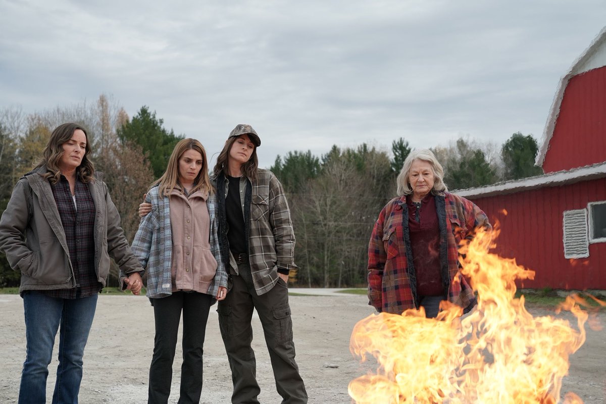 StationVu's tweet photo. 🍿📽️ Le ven. 2 juin à 19h30: 
FRONTIÈRES

⭐️🎙 En présence du réalisateur 
GUY ÉDOIN

Une fermière, habitant avec sa fille et ses deux soeurs, croit que la propriété est hantée par son défunt père. Avec Micheline Lanctôt dans le rôle de la matriarche

🎟️👉 https://t.co/U99f0akbSe https://t.co/9J2nzOueBL