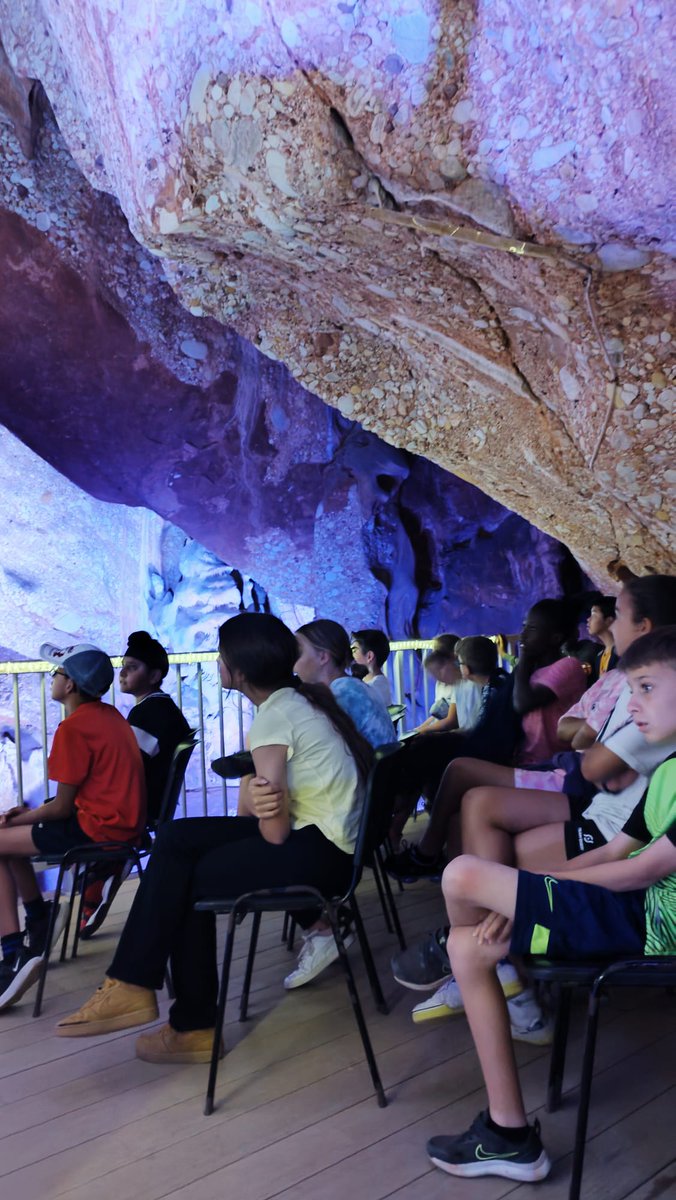 LaSalleTforta's tweet image. ⛰ El passat divendres, els alumnes de 6è van anar a les muntanyes de Montserrat i a les coves de Collbató. 🌳 Una experiència intensa i ben bonica. 🌈  

torreforta.lasalle.cat/6e-a-les-coves…

#Collbato #coves #CovesdeCollbato #Montserrat #excursio #muntanyes  #Torreforta #Tarragona