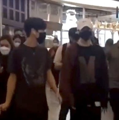 ปีที่แล้วใส่เสื้อตัวMที่พี่ซื้อให้ไปช้อปปิ้งด้วยกันปีนี้พี่แฮปคนแรก หวานใจคนโปรด 🫶🏻